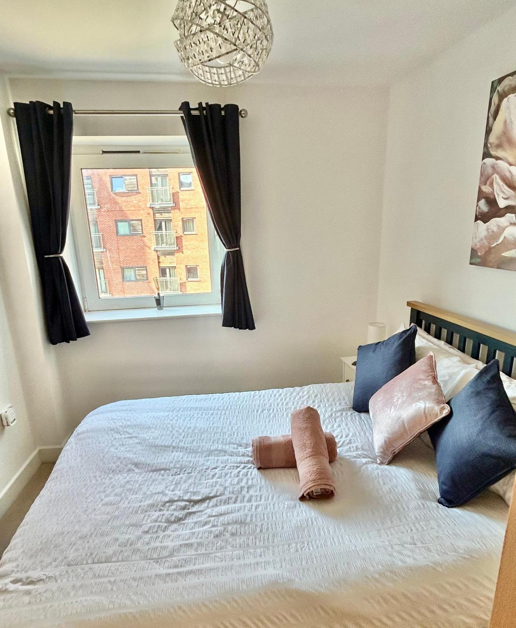 City Centre Apartment. Wrexham Exterior foto